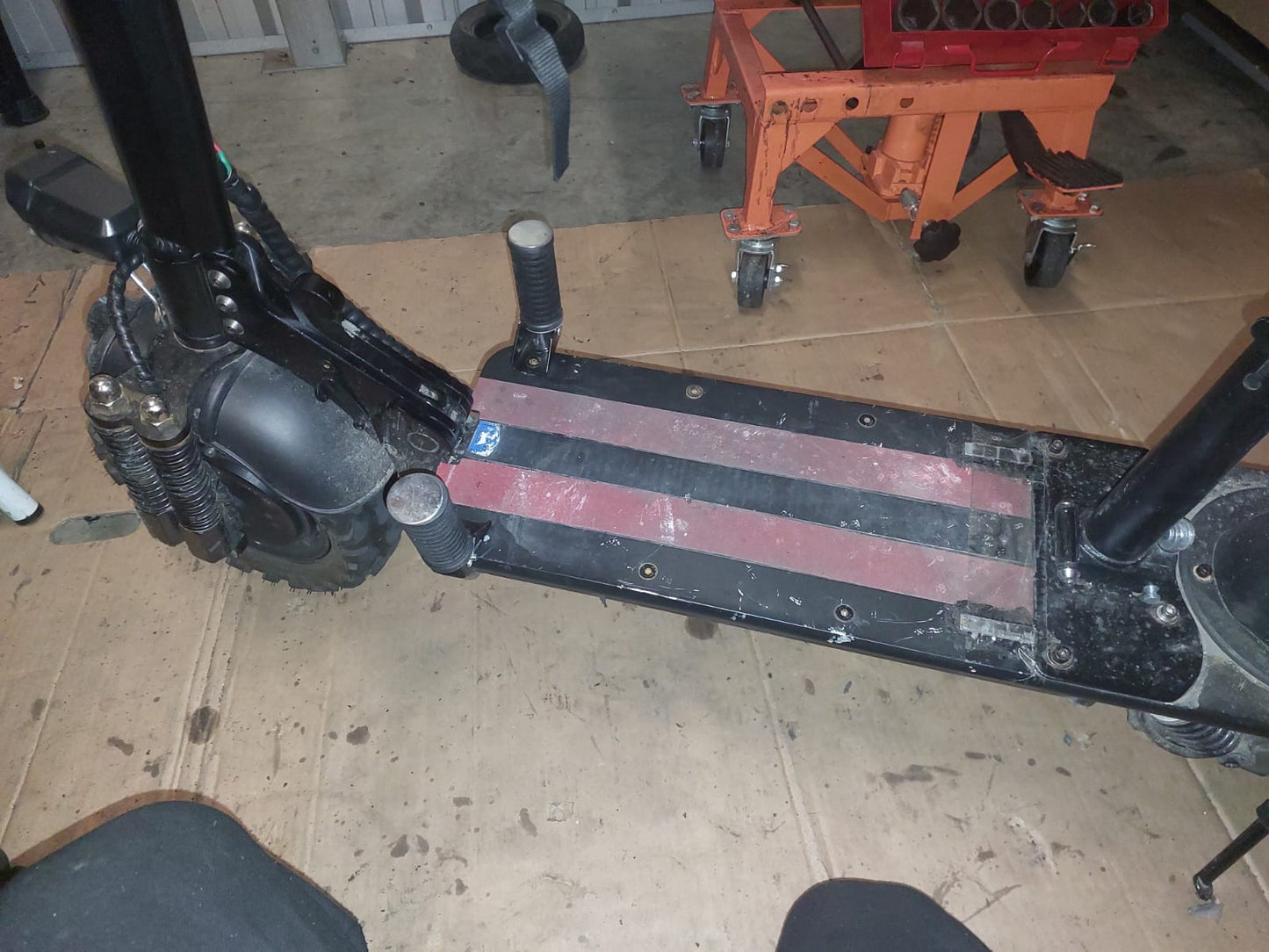 foot pegs for E-scooter