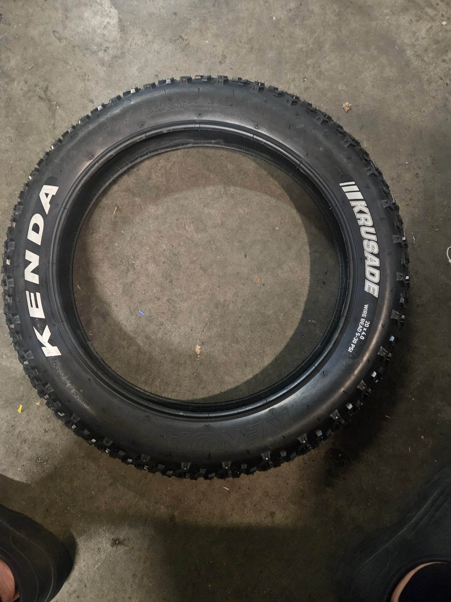 Kenda 20x4 tire9